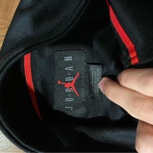 Veste Jordan noir taille Small en très bonne état